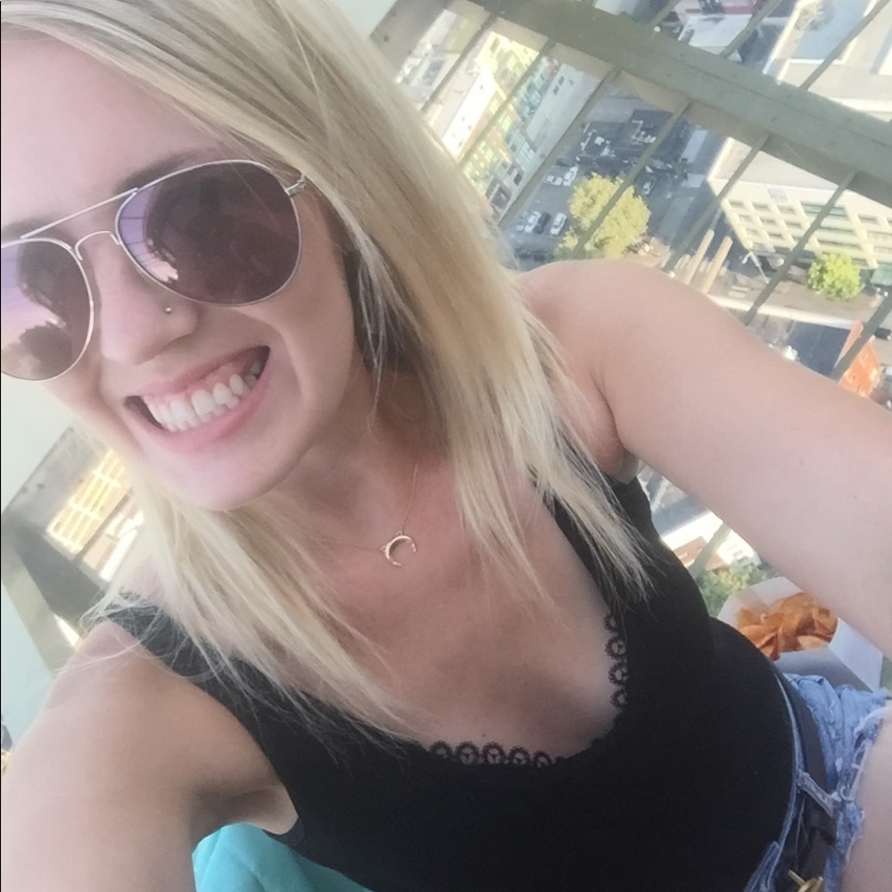 Meet your Posher, Jaclyn